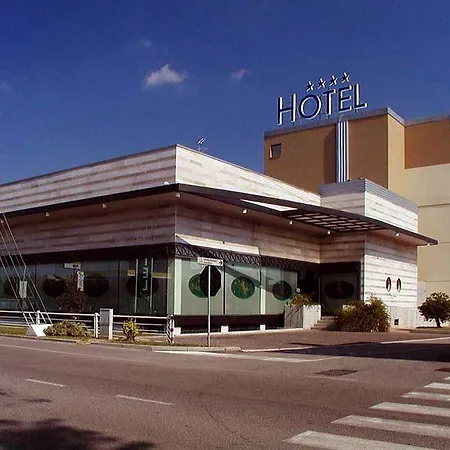 Ξενοδοχείο Noventa 4*