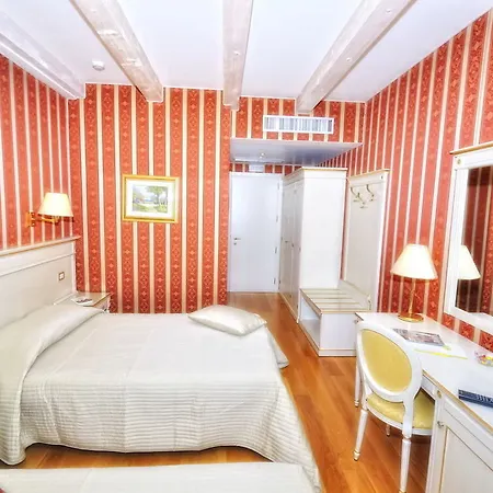Hotel Noventa 4*